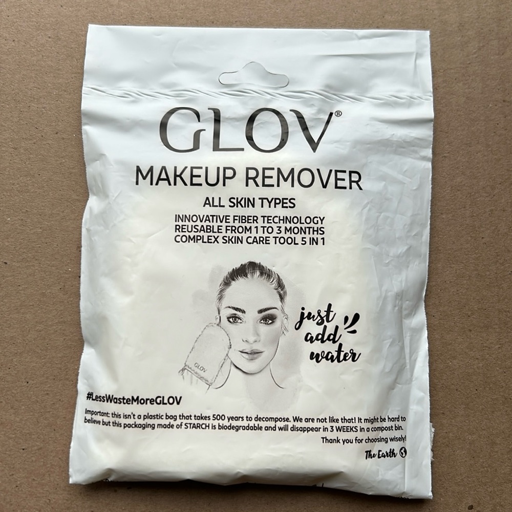 GLOV on the go makeup remover